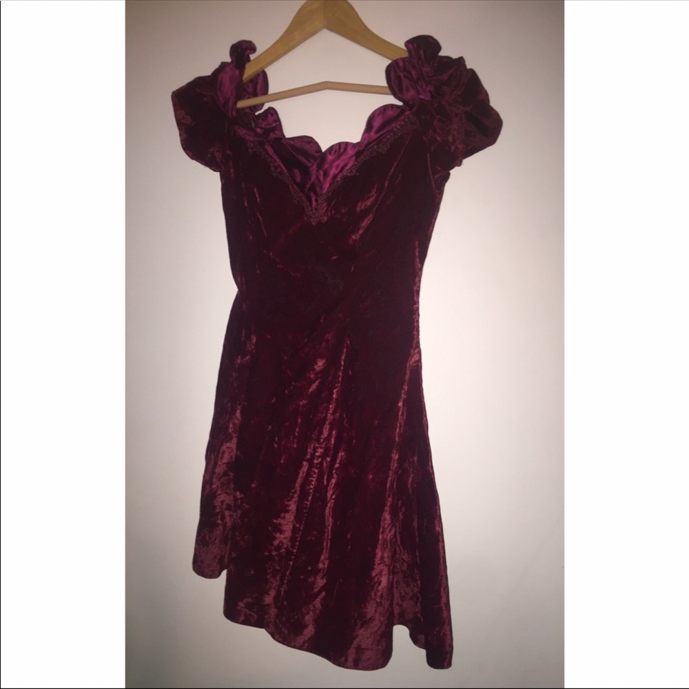 RED VELVET DRESS - Picture 2 of 2